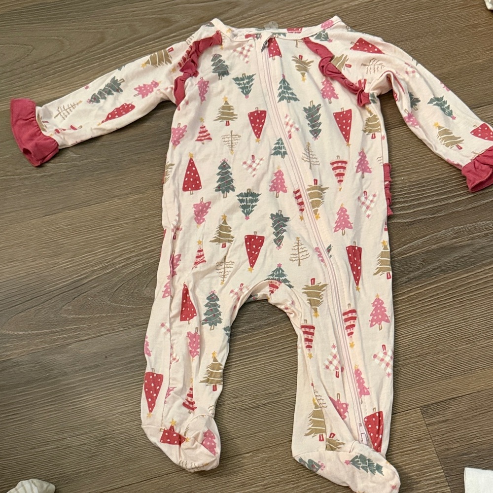 NWOT Milkberry colored Christmas tree print ruffle bamboo viscose footie